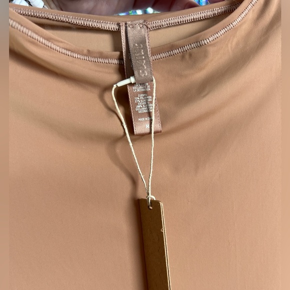 Skims bodysuit thin material - Picture 3 of 4